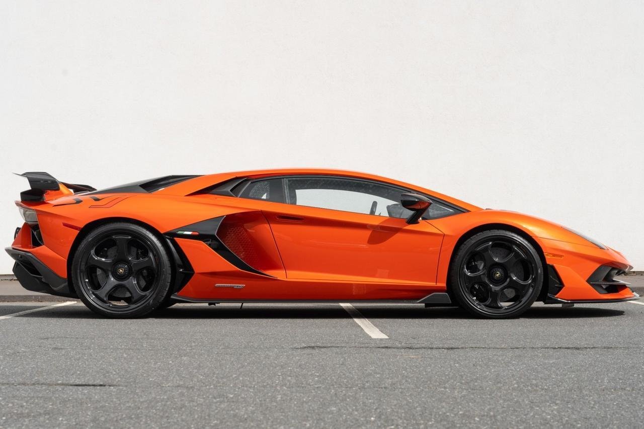 2020 Lamborghini Aventador SVJ For Sale (31)