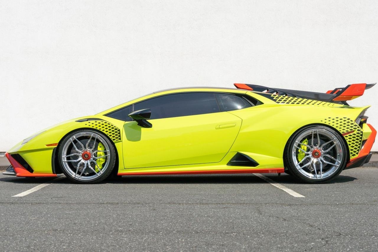 2022 Lamborghini Huracan STO (2)