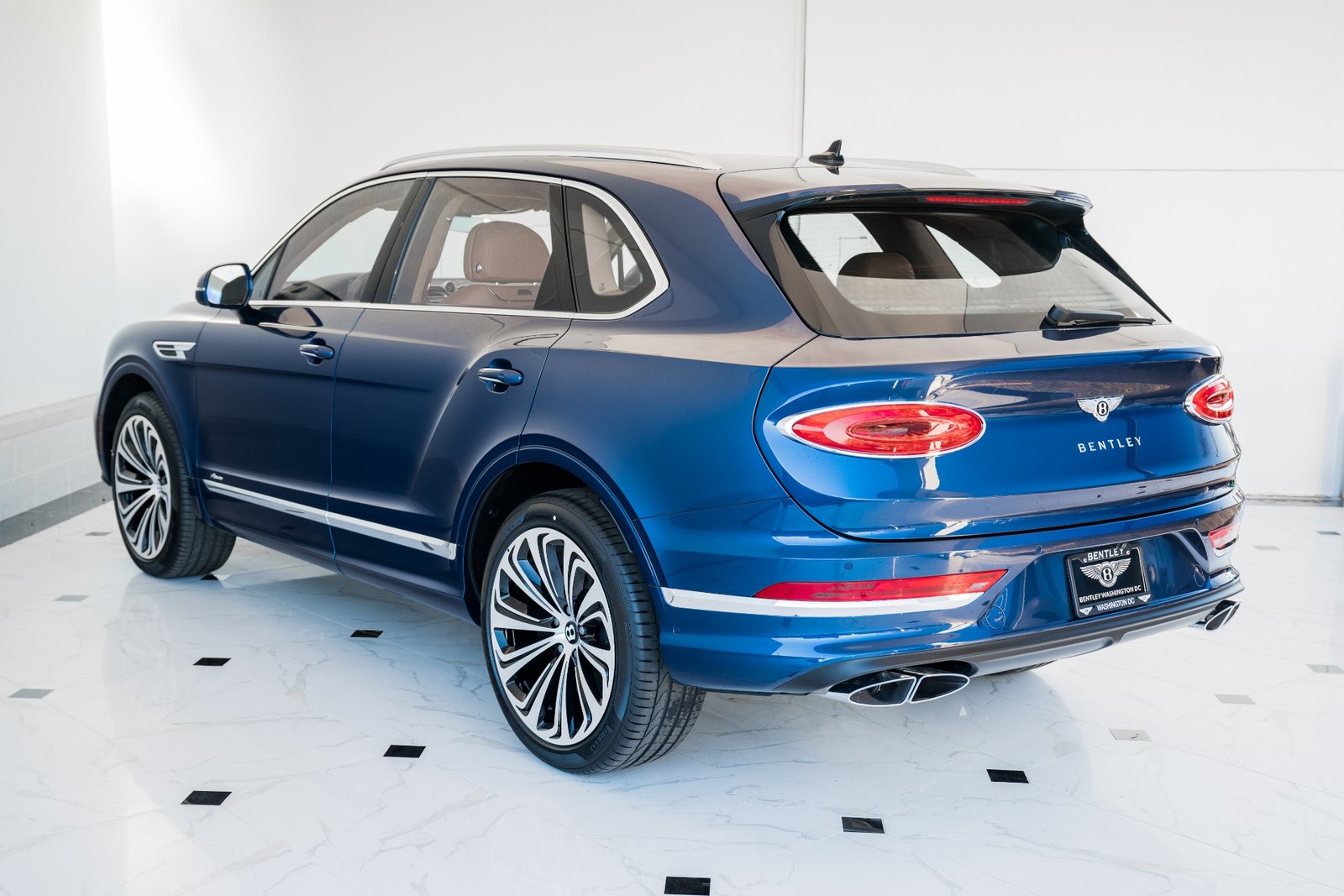 2023 BENTLEY BENTAYGA AZURE V8 (1)