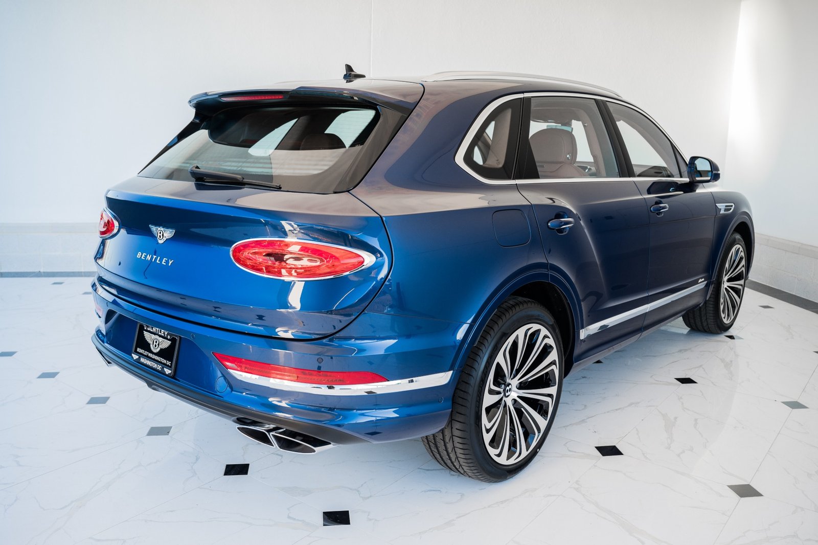 2023 BENTLEY BENTAYGA AZURE V8 (2)