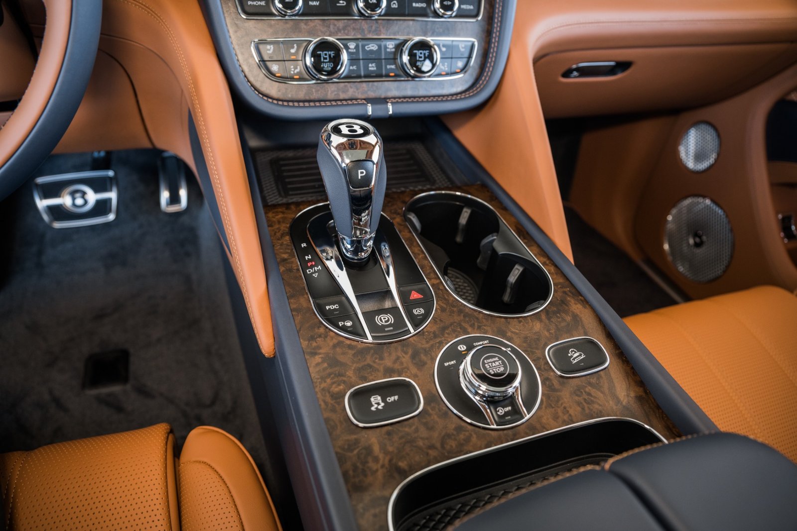 2023 BENTLEY BENTAYGA AZURE V8 (30)