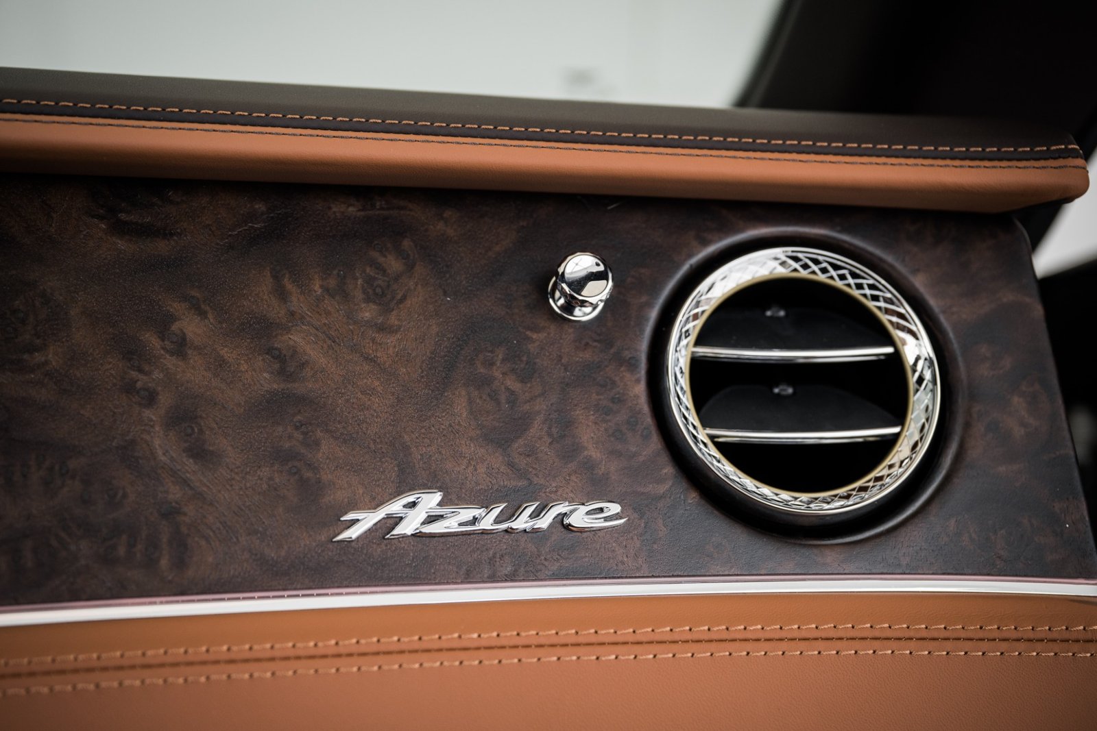 New-2023-Bentley-CONTINENTAL-GTC-AZURE-V8 (31)
