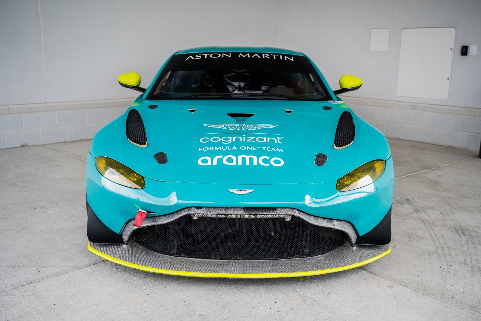 2020 ASTON MARTIN VANTAGE GT4 COMPETITION RACE CAR (1)