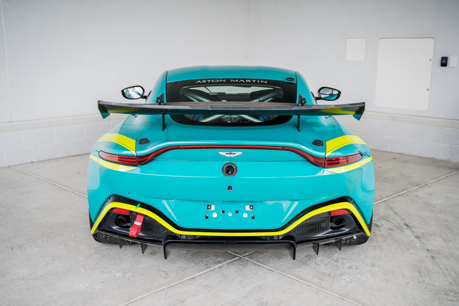 2020 ASTON MARTIN VANTAGE GT4 COMPETITION RACE CAR (11)