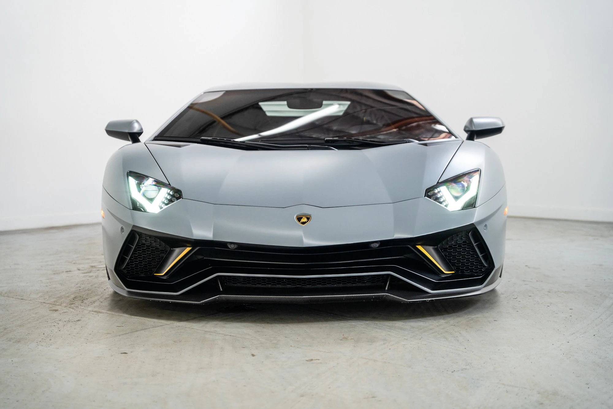 2022 Lamborghini Aventador Ultimae Coupe (1)