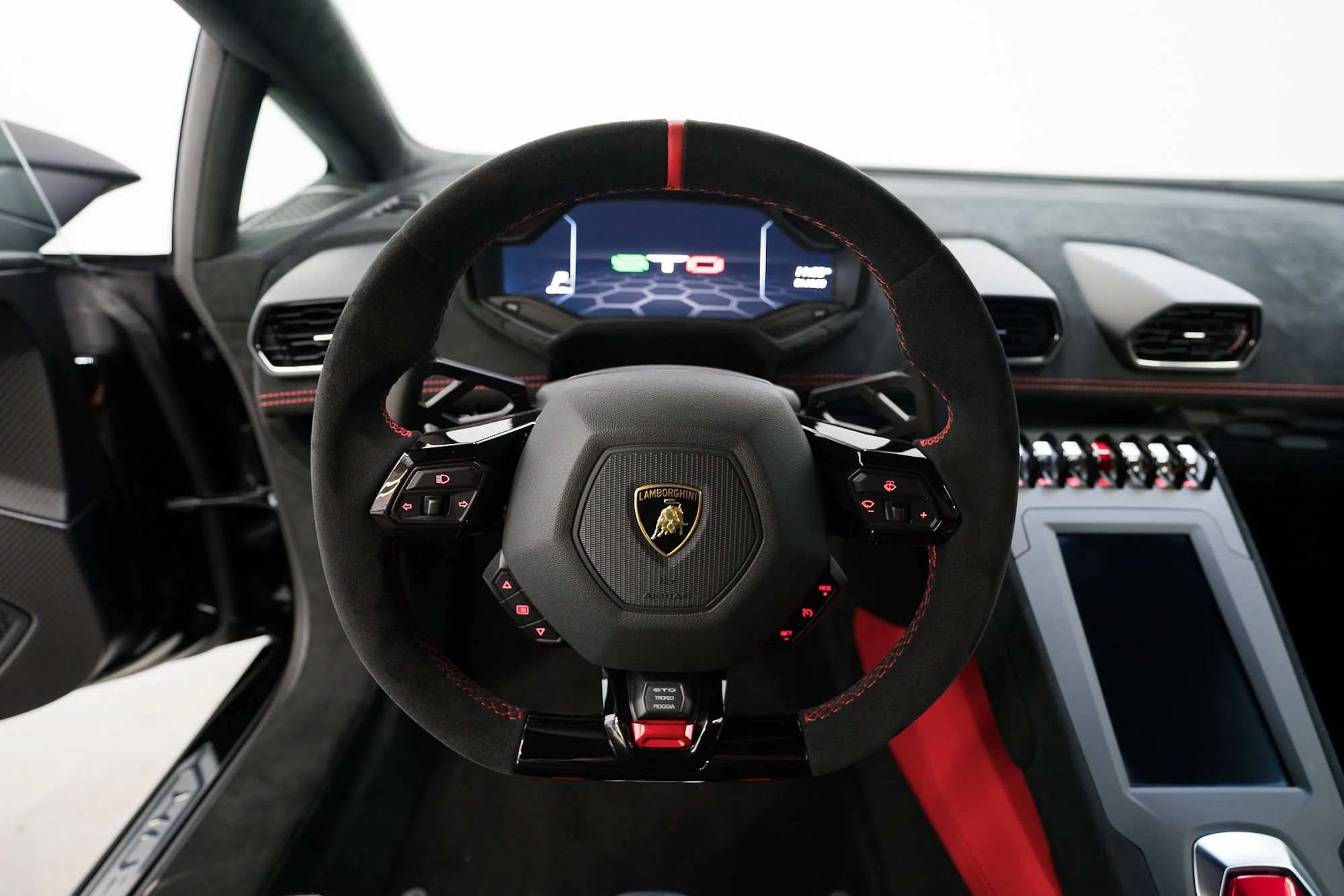 2022 Lamborghini Huracan STO coupe (2)