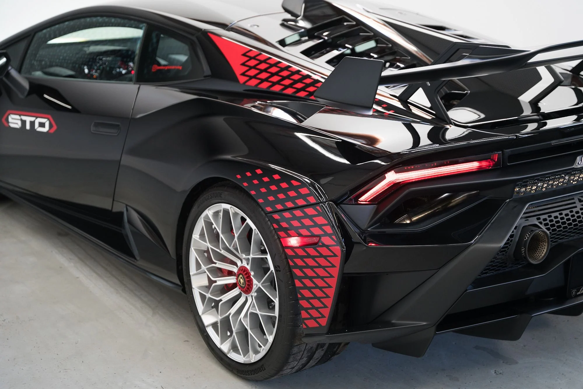 2022 Lamborghini Huracan STO coupe (9)