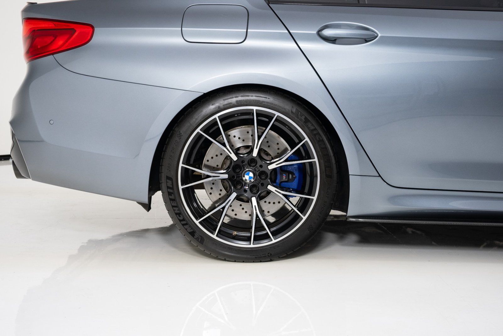 New 2019 BMW M5 COMPETITION (3)