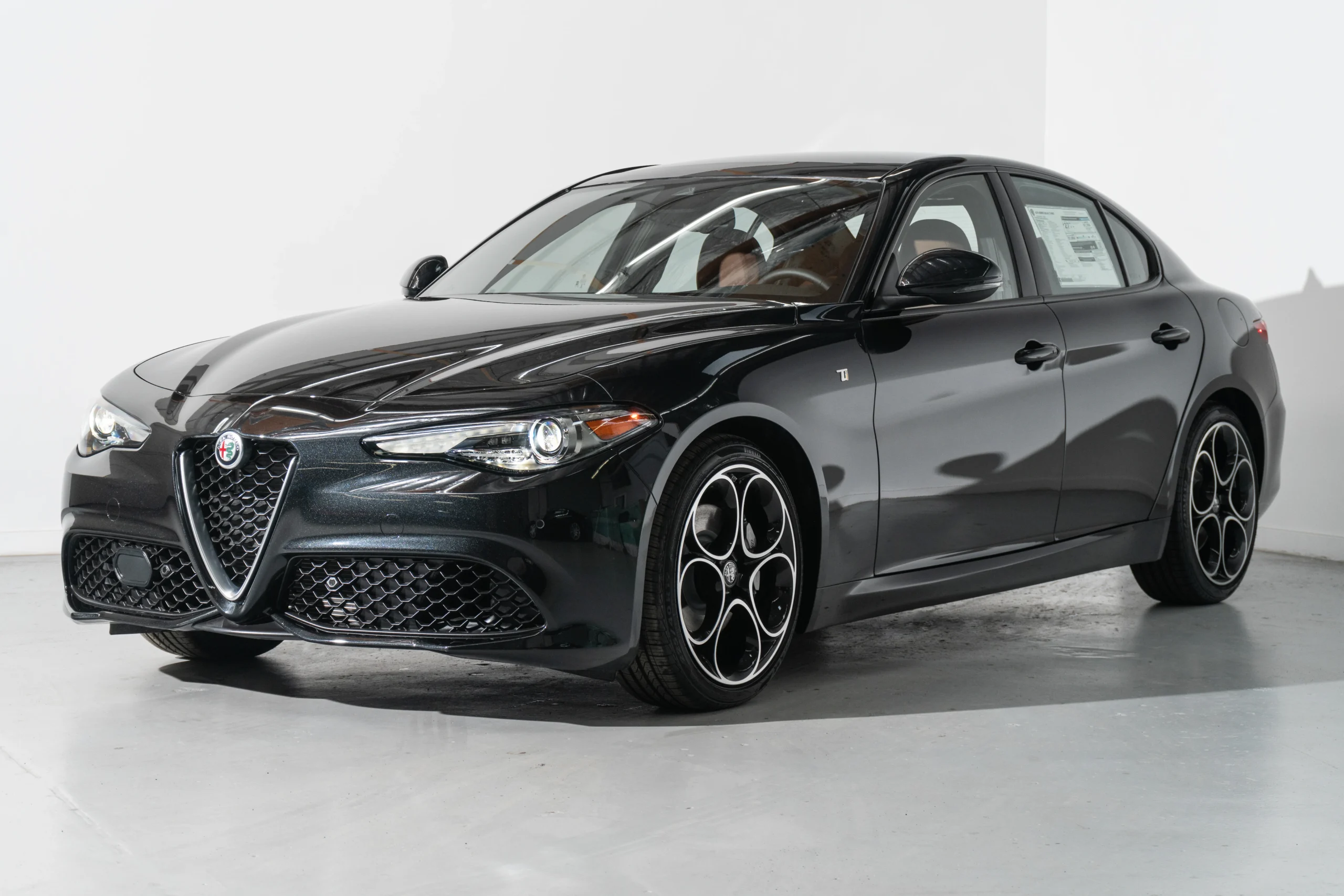 New 2022 Alfa Romeo Giulia TI RWD Sedan (4)