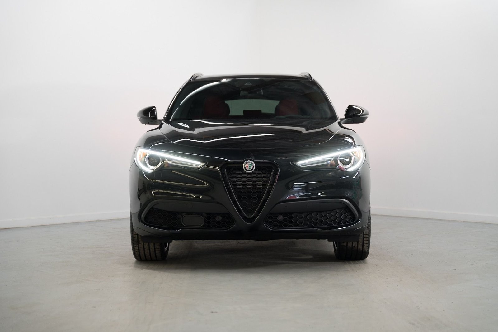 New 2023 Alfa Romeo Stelvio Veloce suv (1)