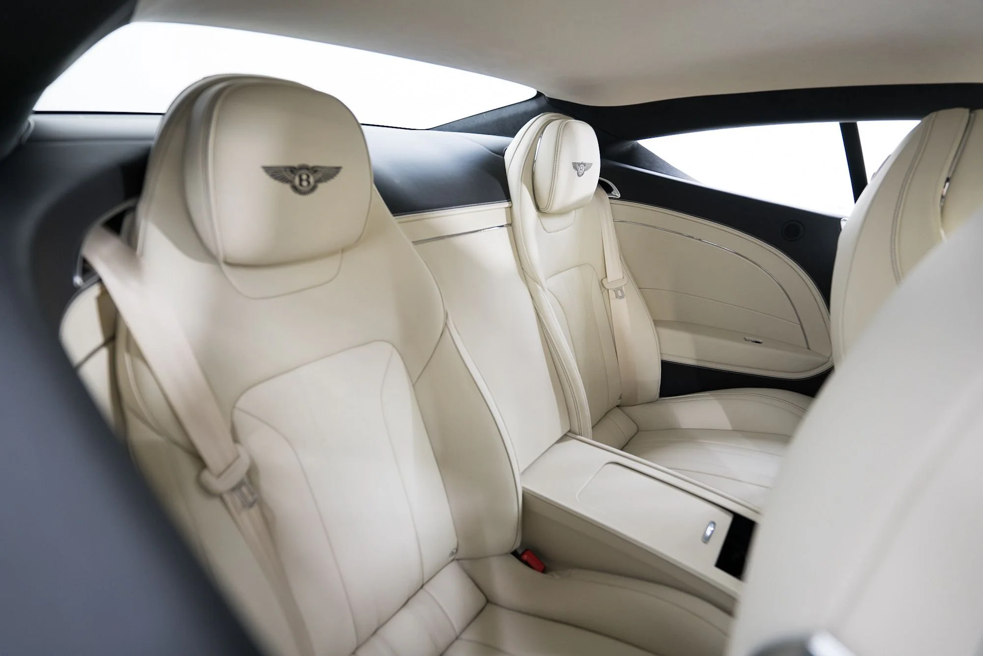 New 2023 Bentley Continental GT V8 coupe (11)