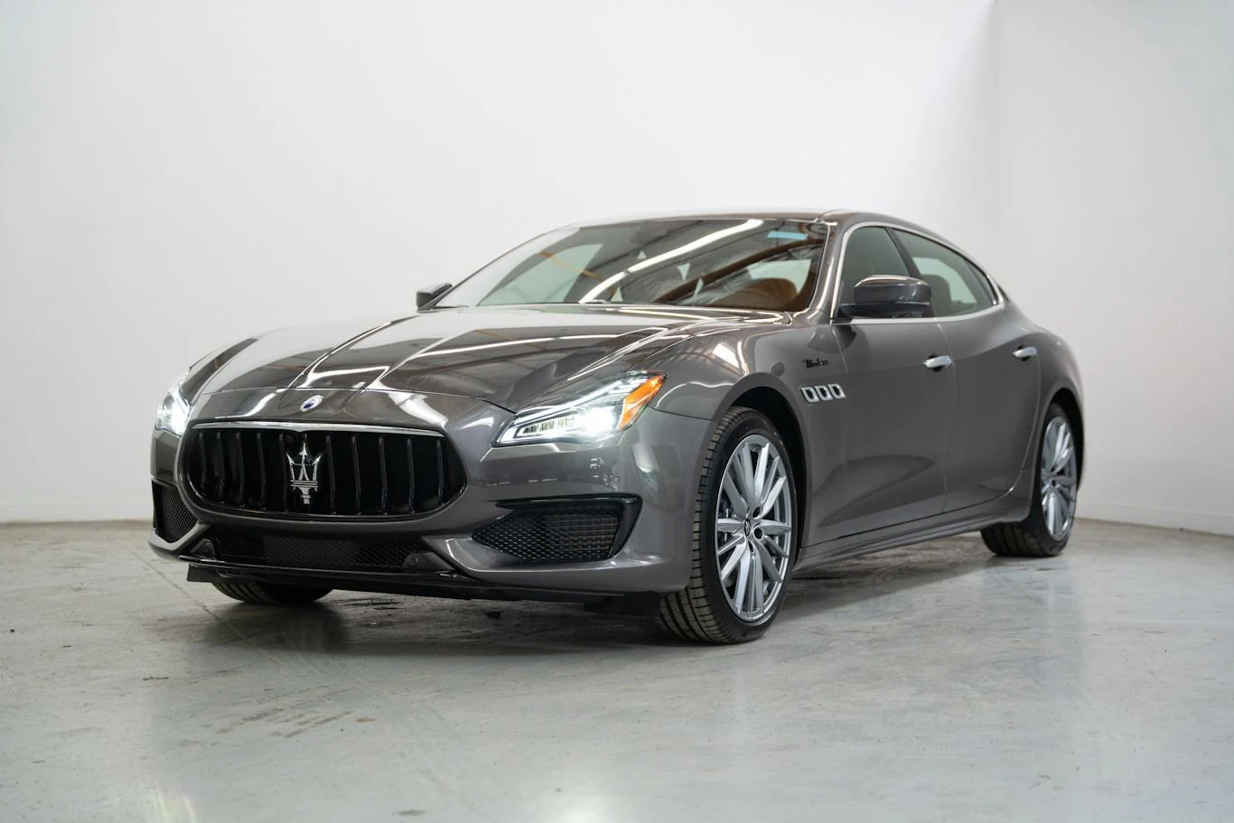 New 2023 Maserati Quattroporte Modena sedan (8)