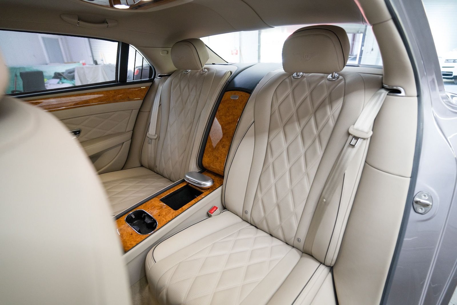 Used 2015 Bentley Continental Flying Spur sedan (4)