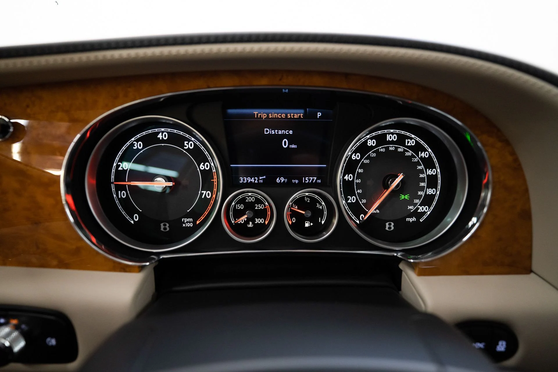 Used 2015 Bentley Continental Flying Spur sedan (5)