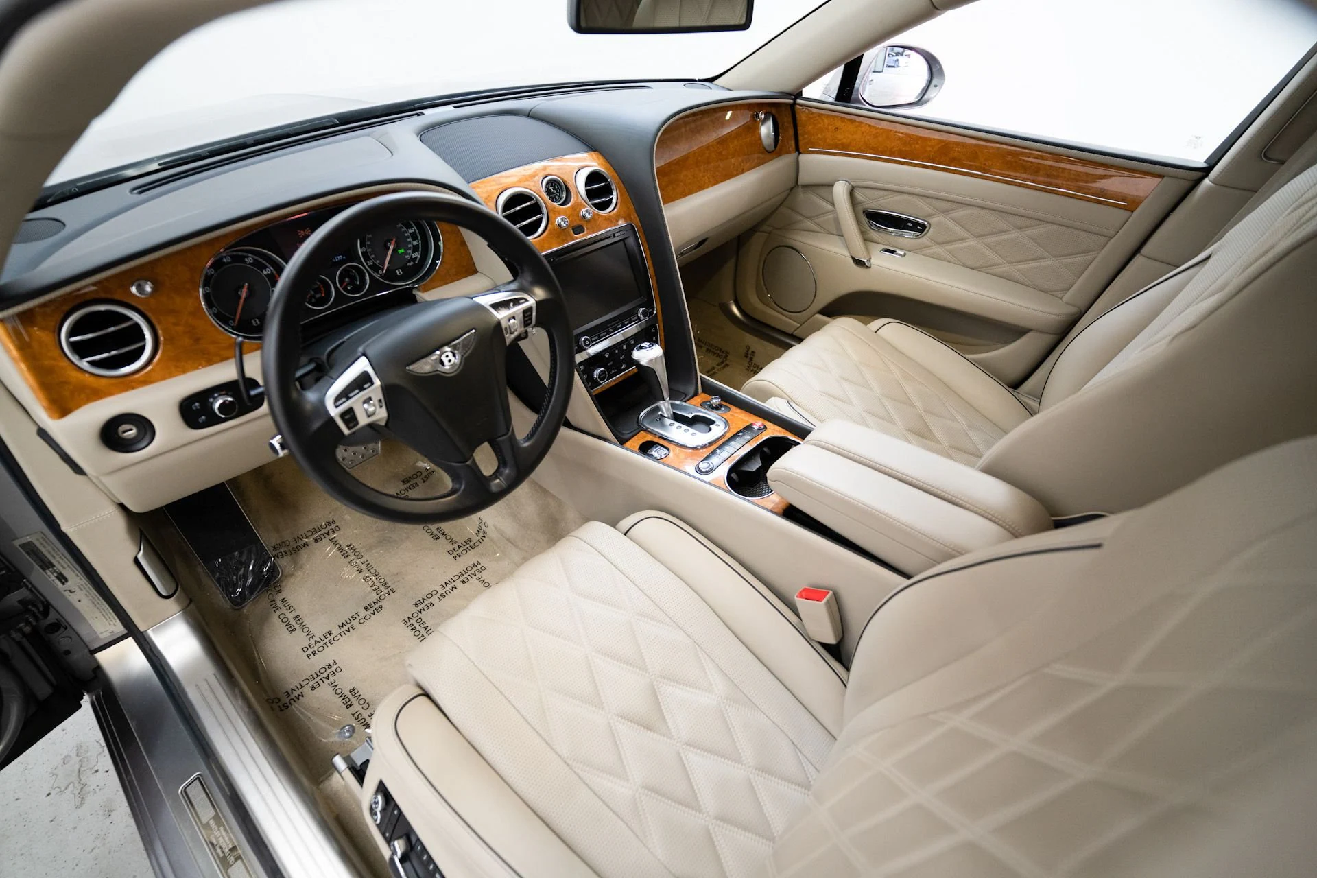 Used 2015 Bentley Continental Flying Spur sedan (9)