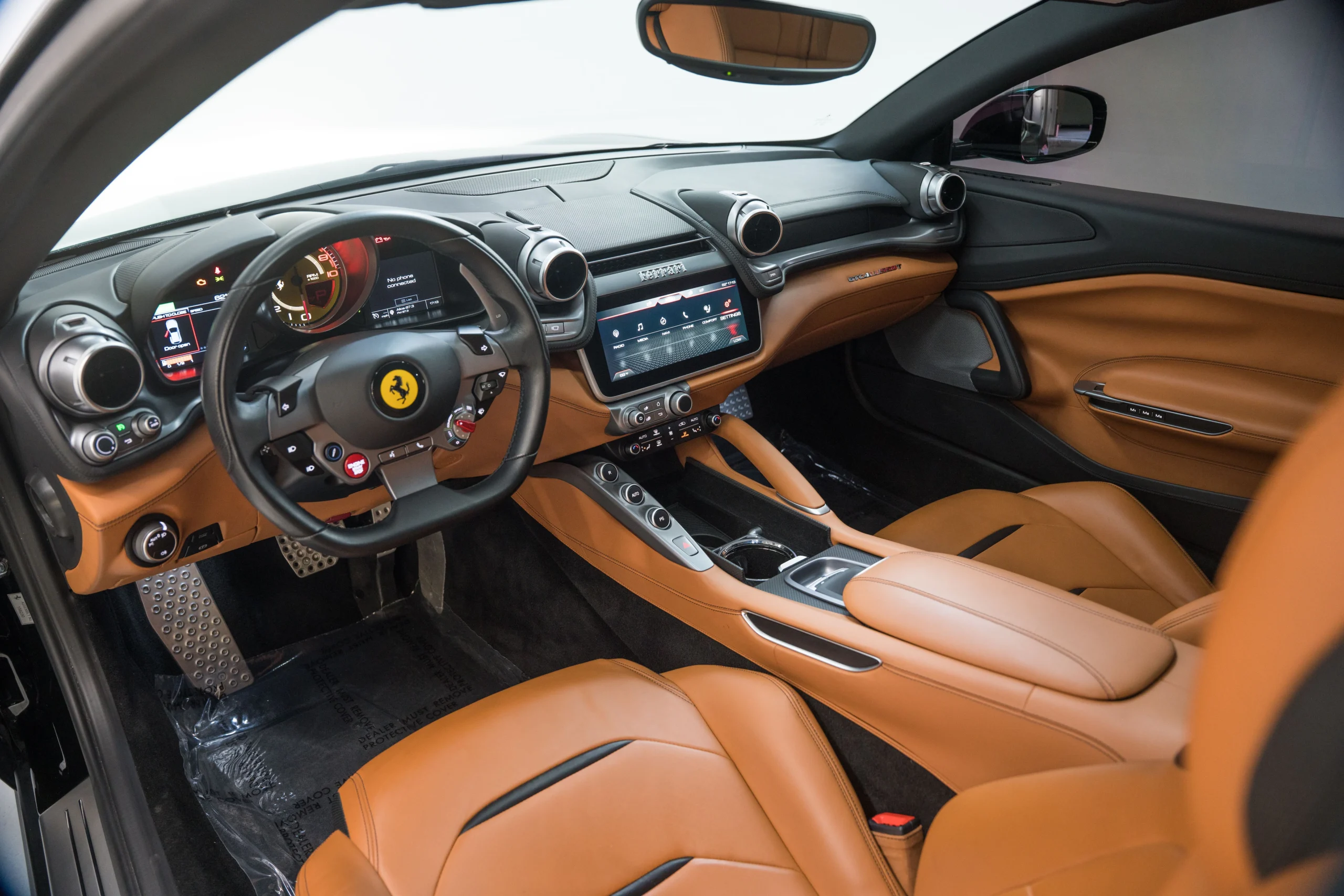 Used 2018 Ferrari GTC4 Lusso coupe (4)