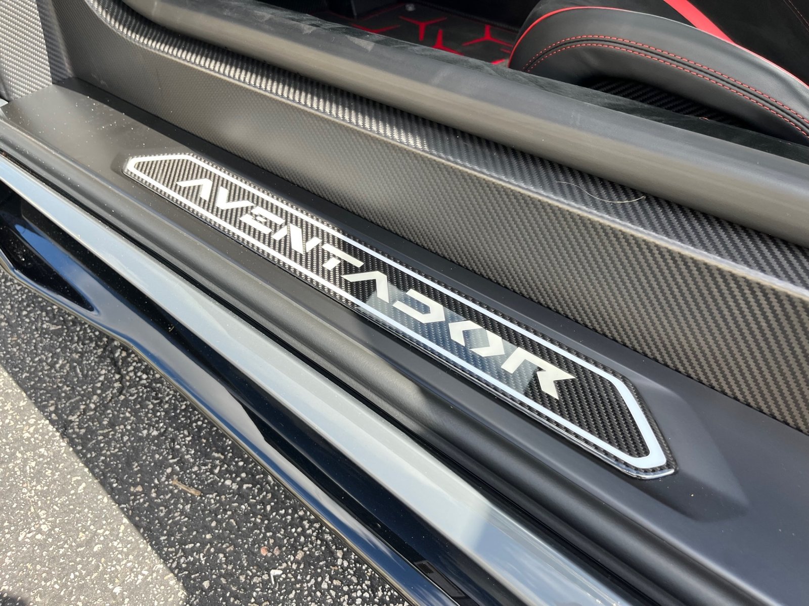 Used 2019 Lamborghini Aventador SVJ (4)