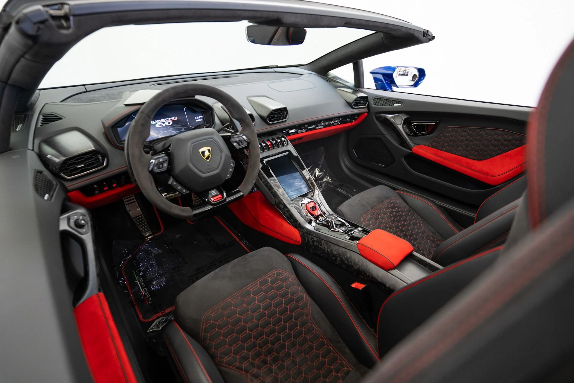 Used 2020 Lamborghini Huracan Evo Spyder AWD (10)