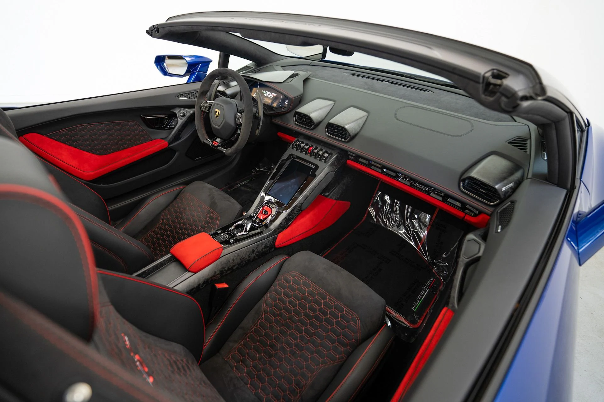 Used 2020 Lamborghini Huracan Evo Spyder AWD (6)