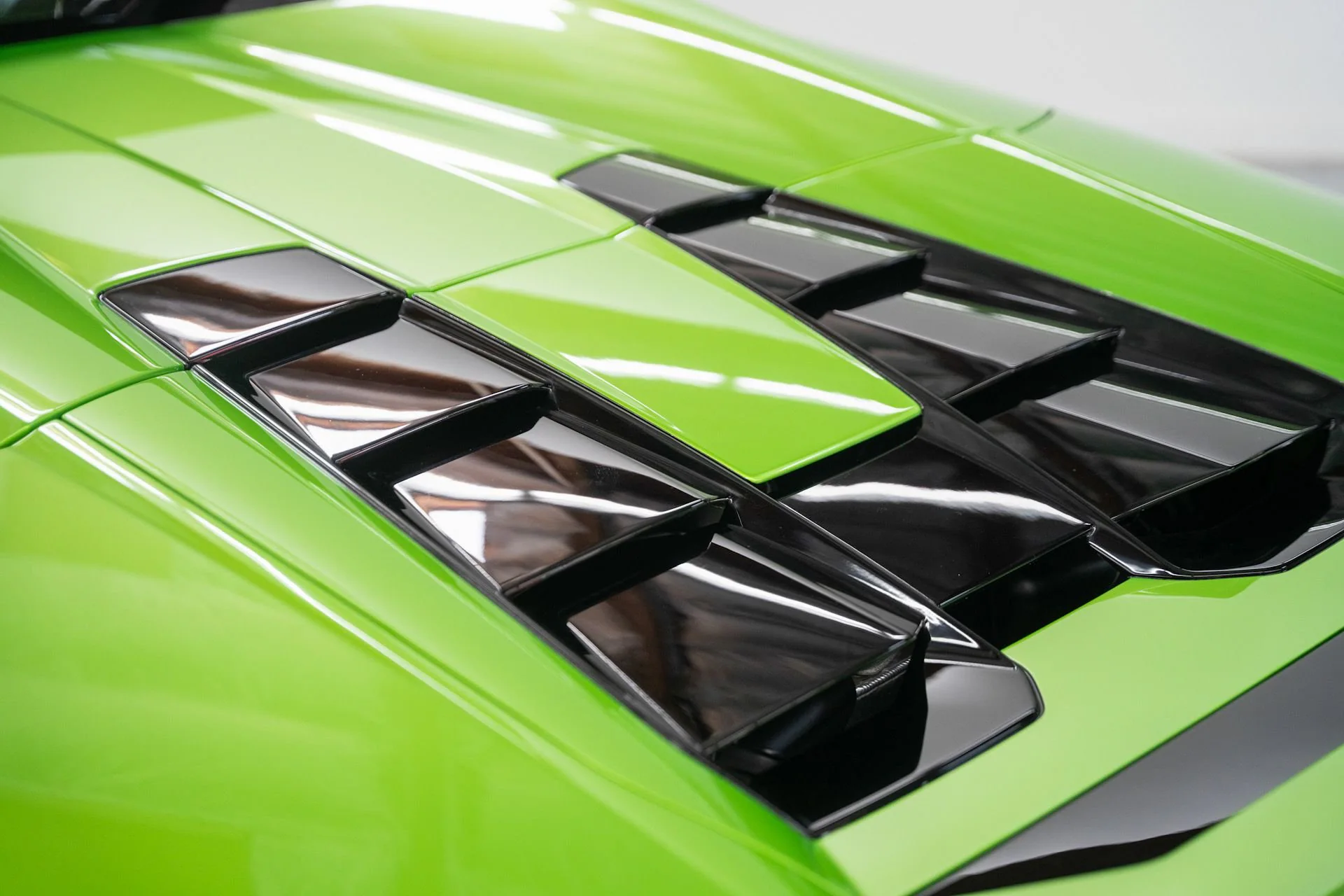 Used 2020 Lamborghini Huracan Spyder convertible (17)