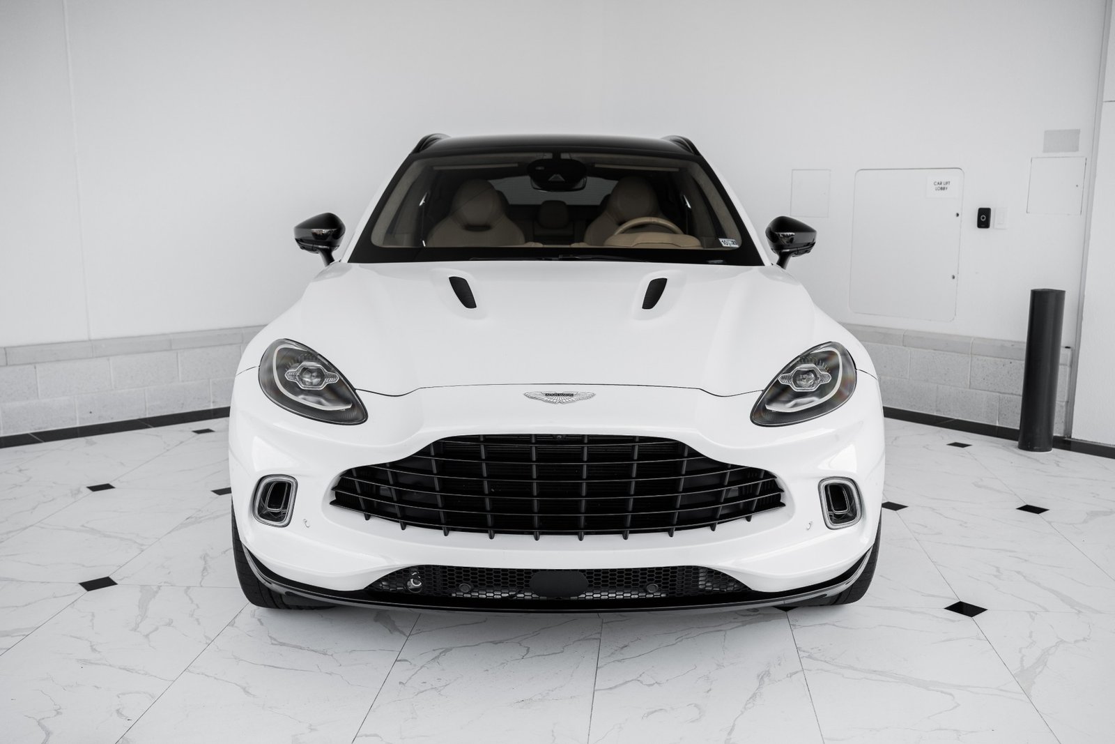 Used 2021 ASTON MARTIN DBX 550 For Sale (1)