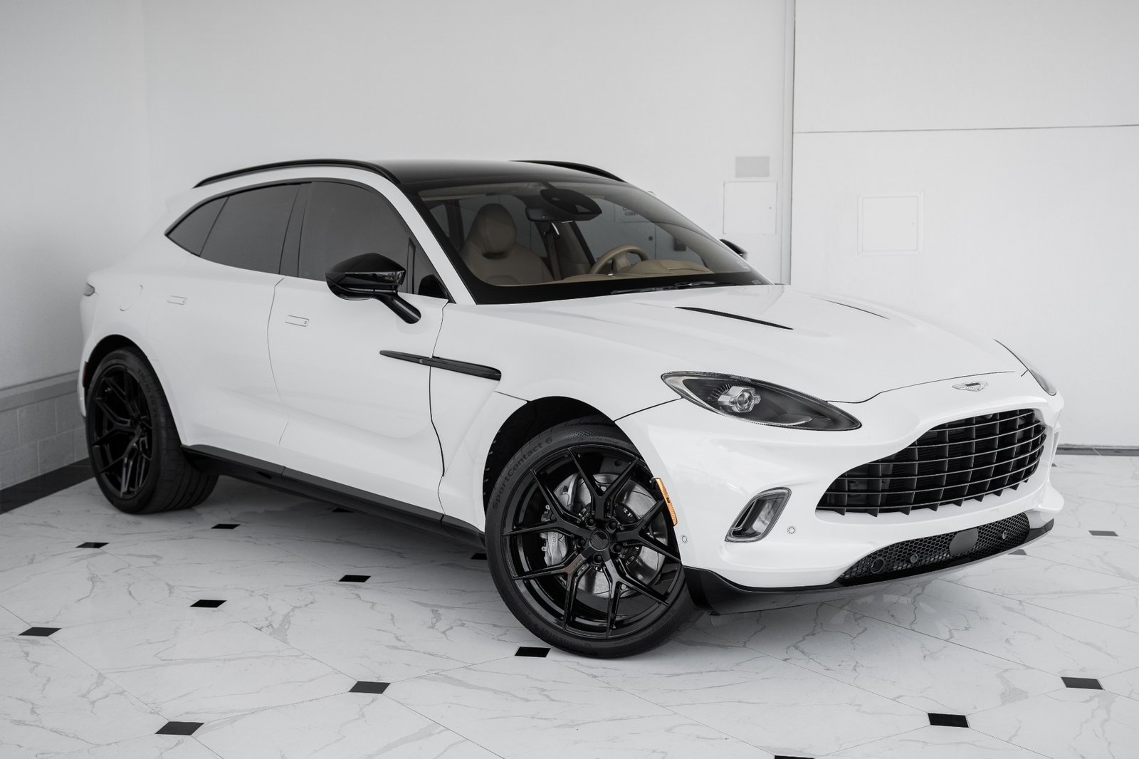 Used 2021 ASTON MARTIN DBX 550 For Sale (18)