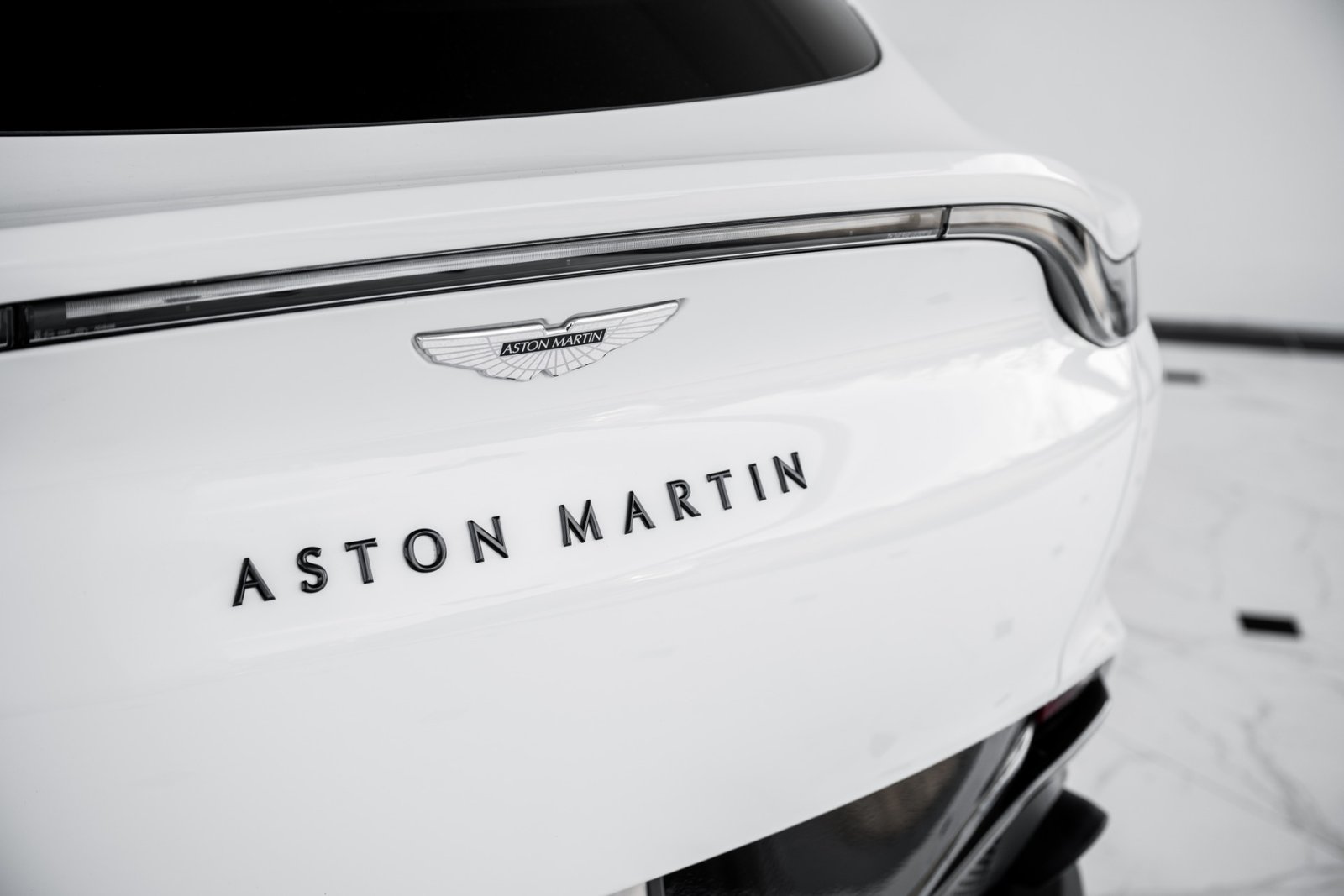 Used 2021 ASTON MARTIN DBX 550 For Sale (2)
