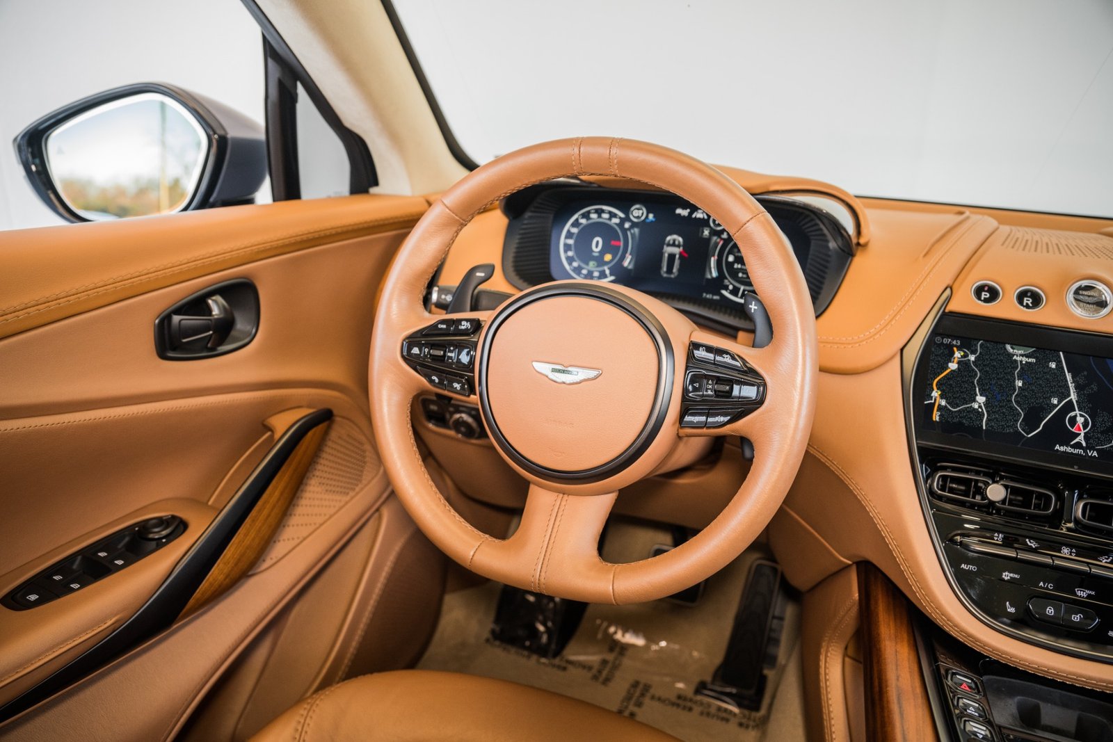 Used 2021 ASTON MARTIN DBX 550 For Sale (26)