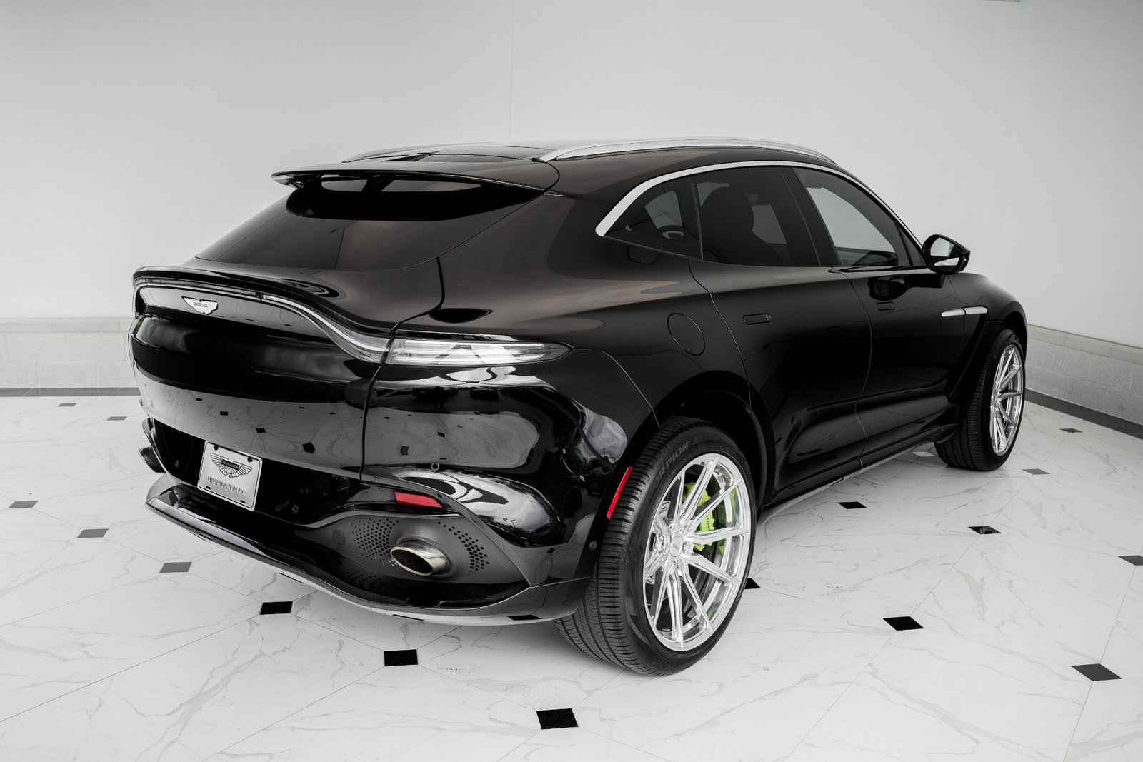 Used 2021 ASTON MARTIN DBX 550 For Sale (39)