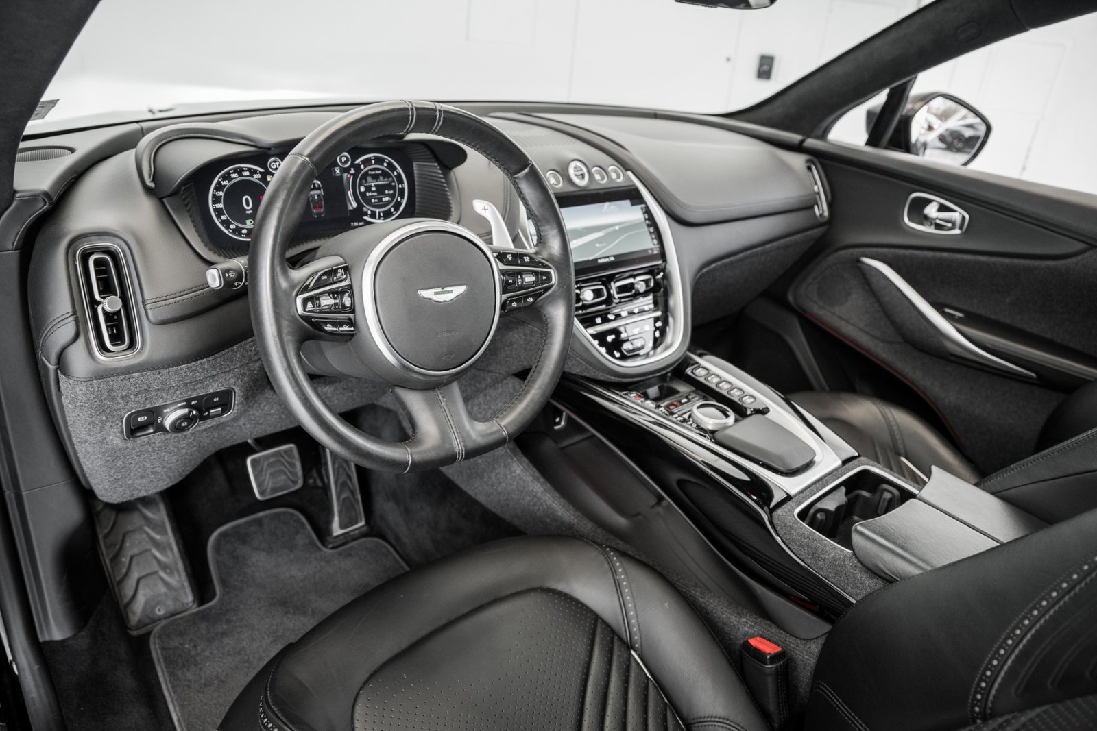 Used 2021 ASTON MARTIN DBX 550 For Sale (6)