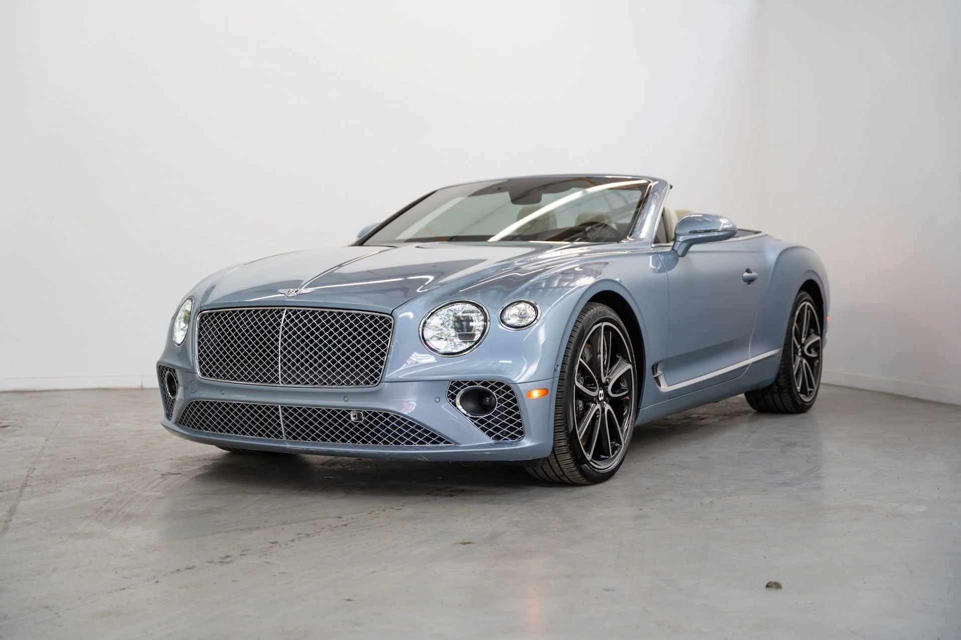 Used 2021 Bentley Continental GTC W12 convertible (1)