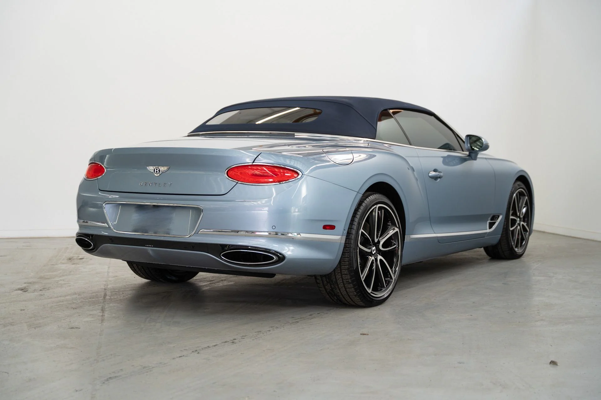 Used 2021 Bentley Continental GTC W12 convertible (21)