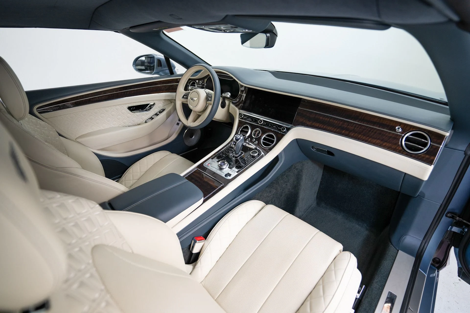 Used 2021 Bentley Continental GTC W12 convertible (24)