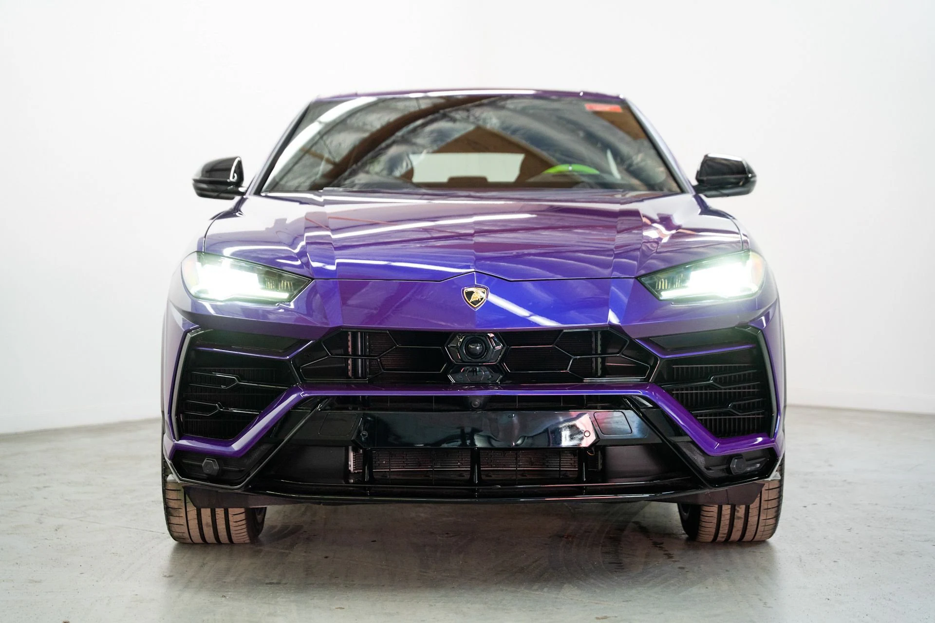 Used 2022 Lamborghini Urus suv (1)