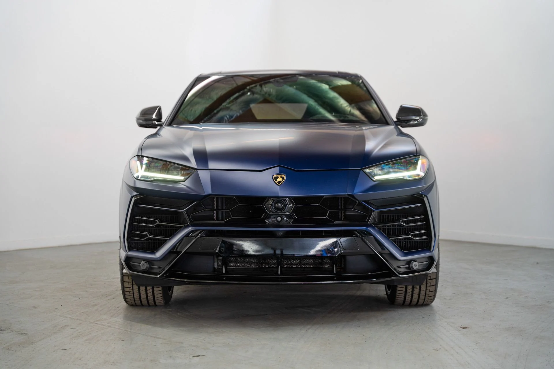 Used 2022 Lamborghini Urus suv (1)