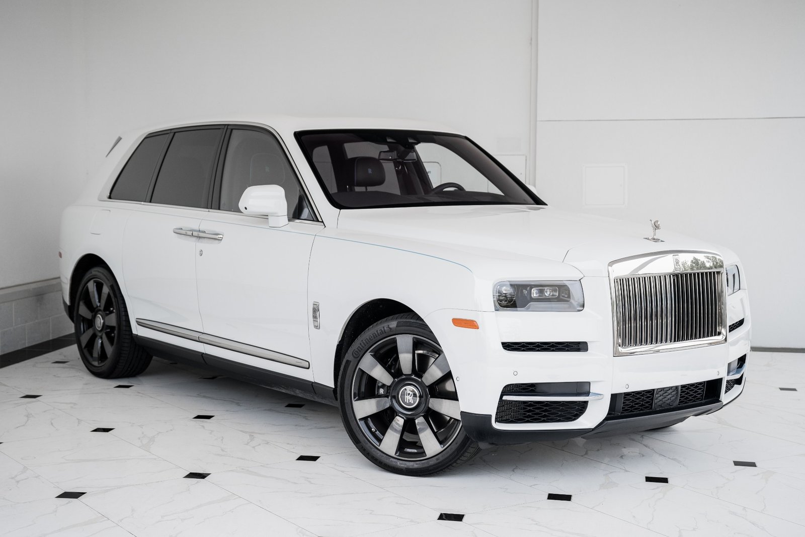 Used 2022 ROLLS-ROYCE CULLINAN (1)