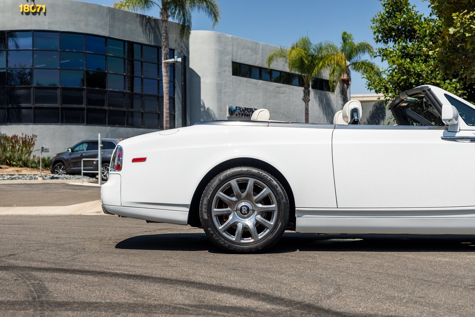 Rolls-Royce Phantom Drophead (7)