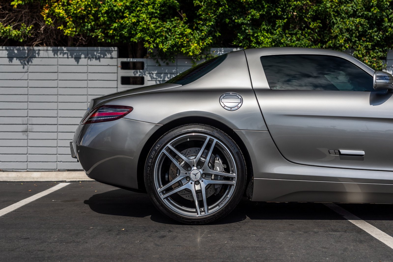 Used-2011-Mercedes-Benz-SLS-AMG-1689180876 (1)