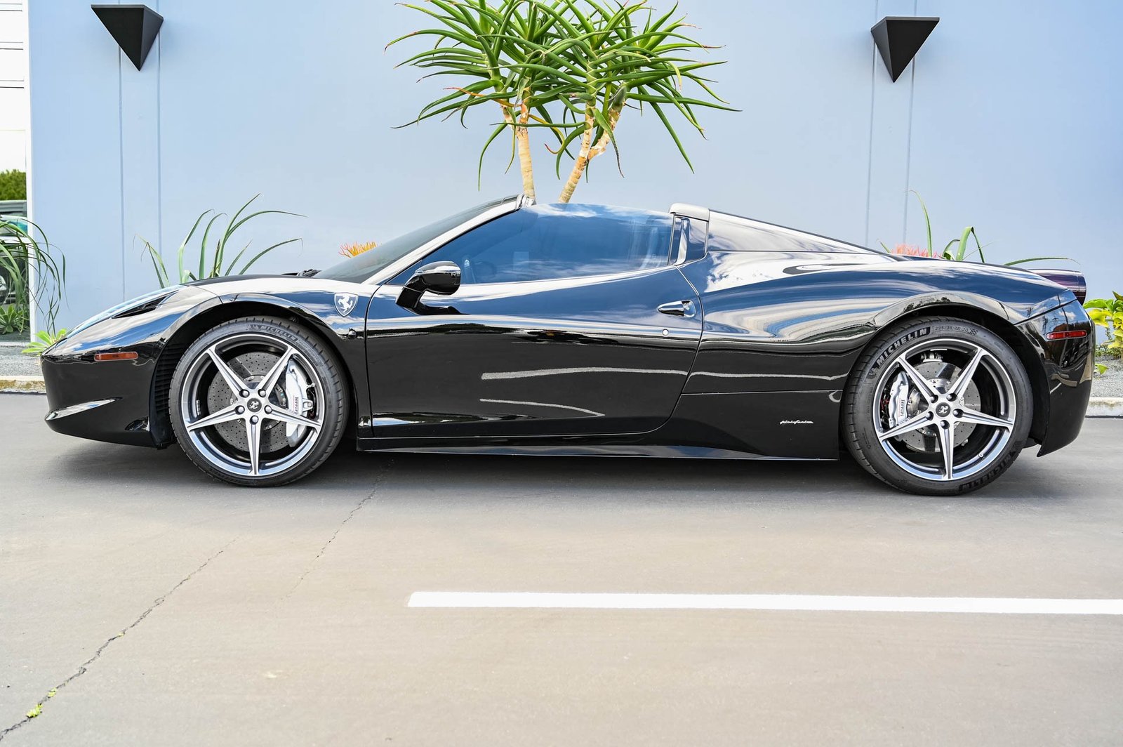 Used-2013-Ferrari-458-Spider-1678393541 (1)