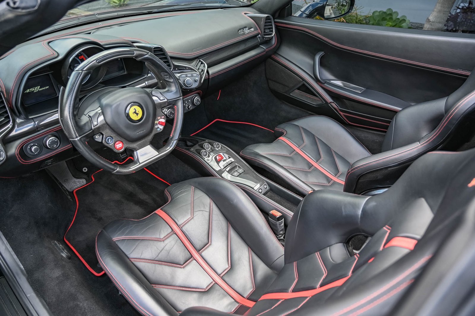 Used-2013-Ferrari-458-Spider-1678393543