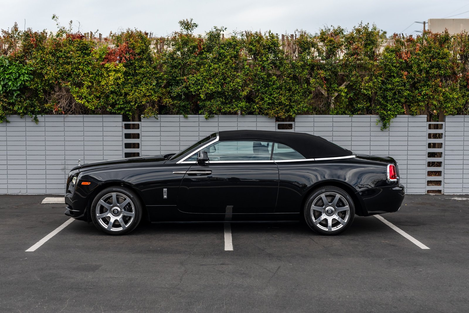 Used-2017-Rolls-Royce-Dawn-1691692528