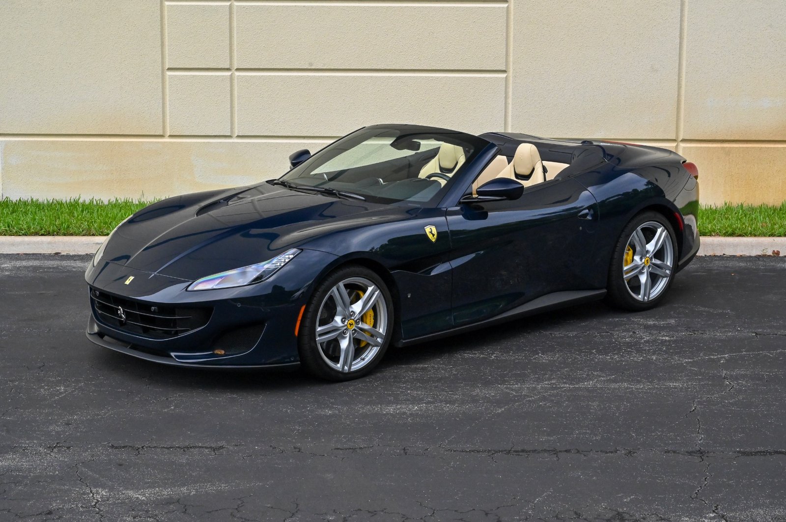 Used-2019-Ferrari-Portofino-1690924196