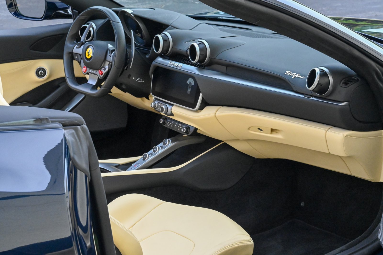 Used-2019-Ferrari-Portofino-1690924278 (32)