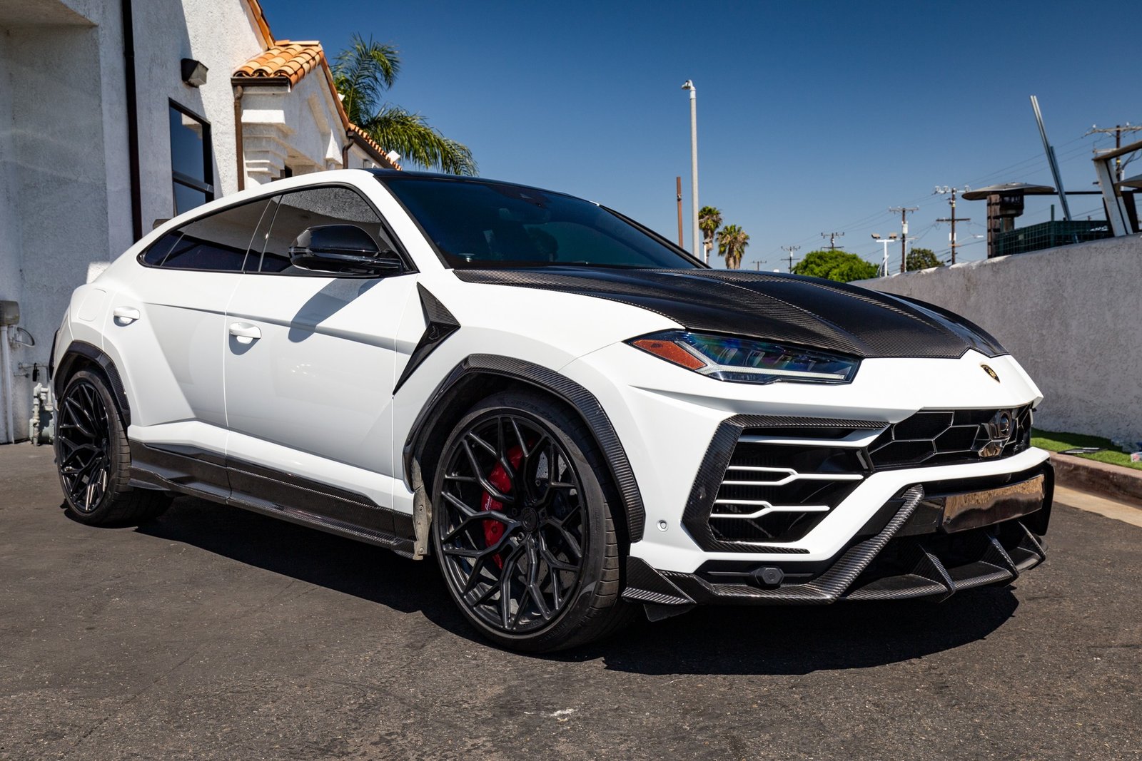 Used-2019-Lamborghini-Urus-1673476423 (9)