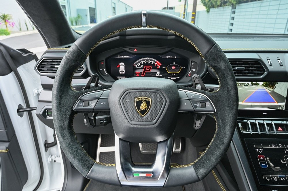 Used-2021-Lamborghini-Urus-1684989908 (2)