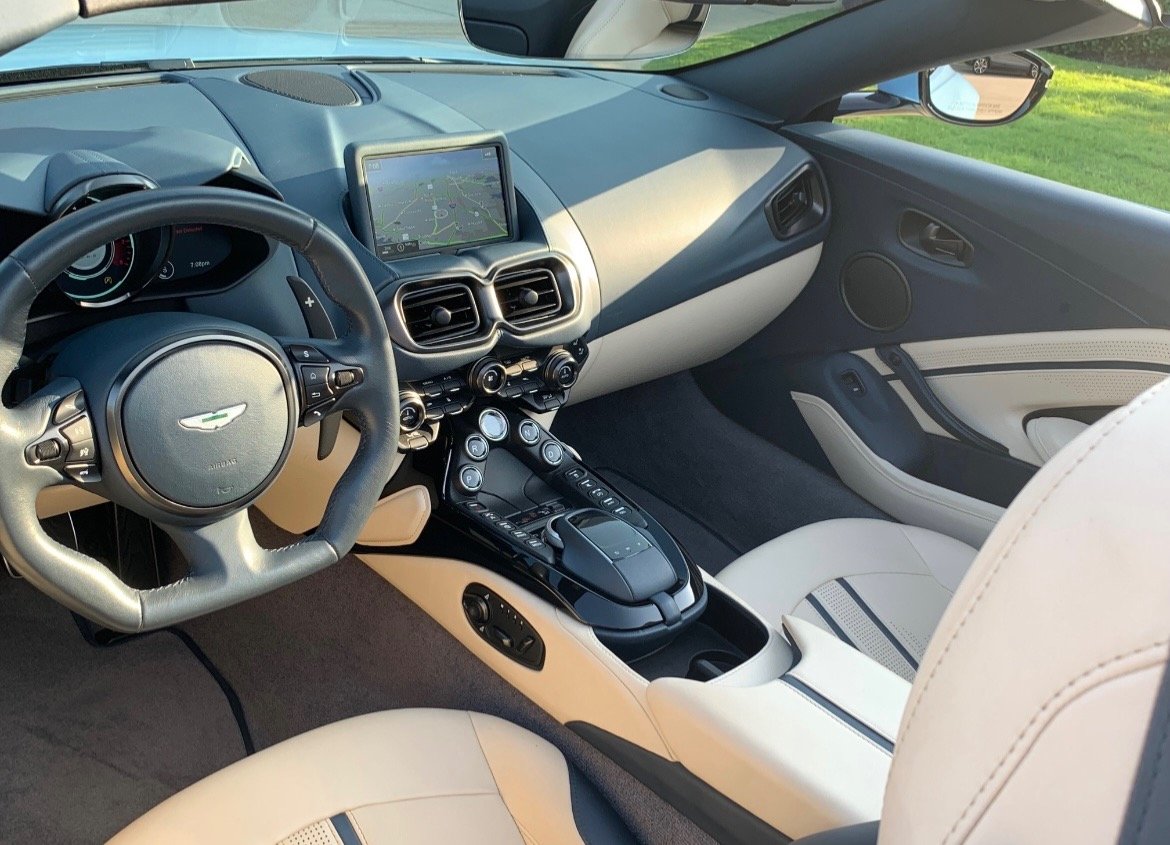 2021 Aston Martin Vantage (5)