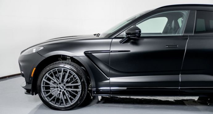 2023 Aston Martin DBX For Sale (32)