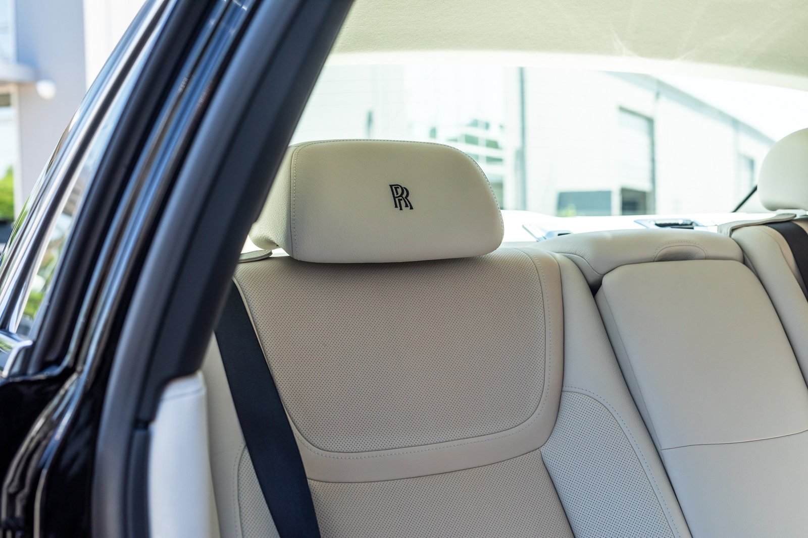 Used 2015 Rolls-Royce Ghost For Sale (34)