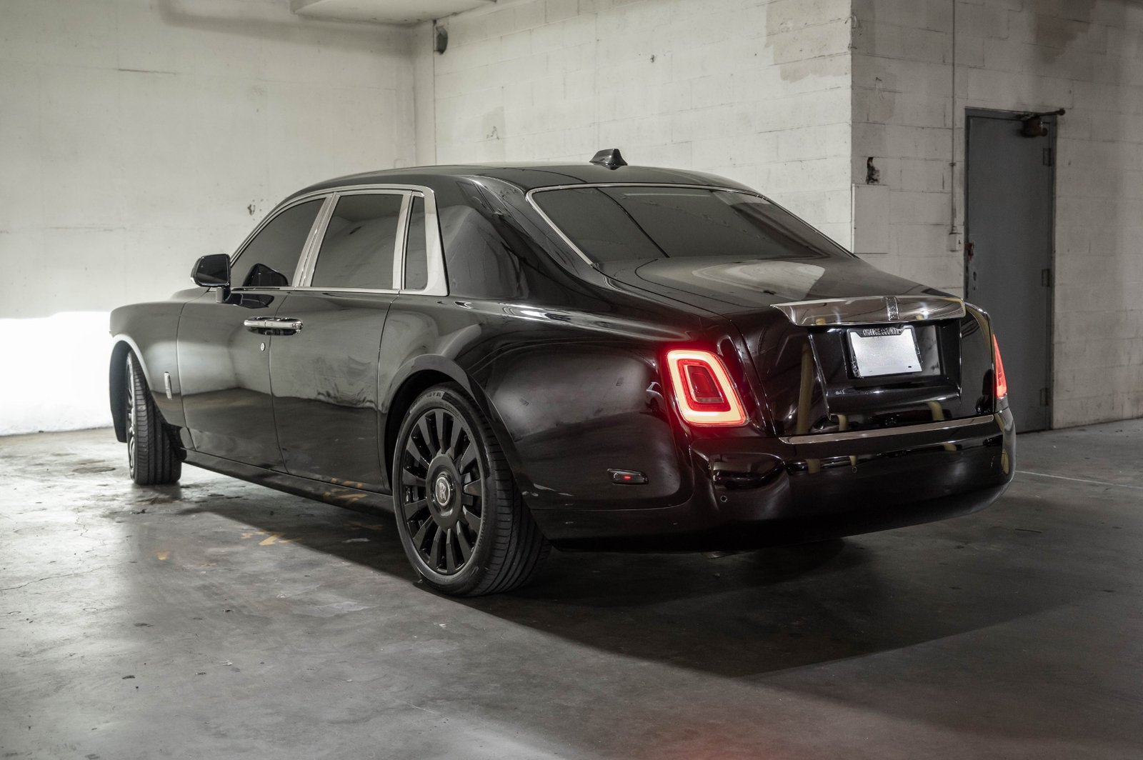 Used 2020 Rolls Royce Phantom (20)