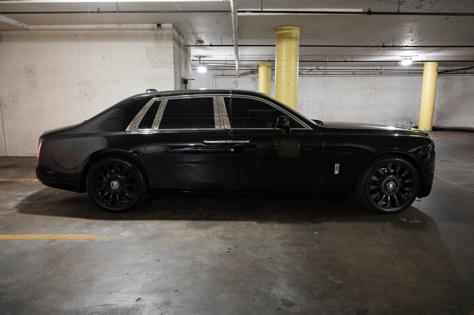 Used 2020 Rolls Royce Phantom (3)